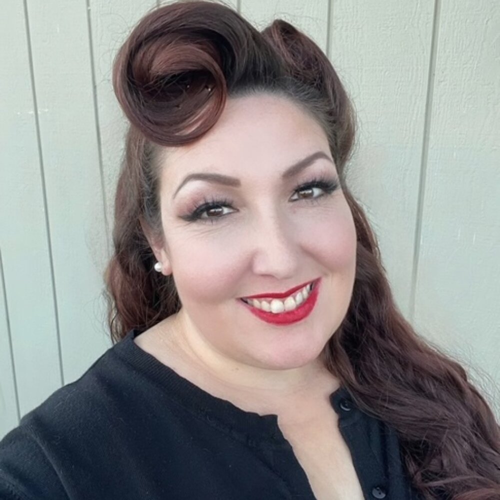 Meet your Posher, Monique Rouge